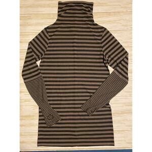 Allen B. womens size M brown black striped turtle neck blouse